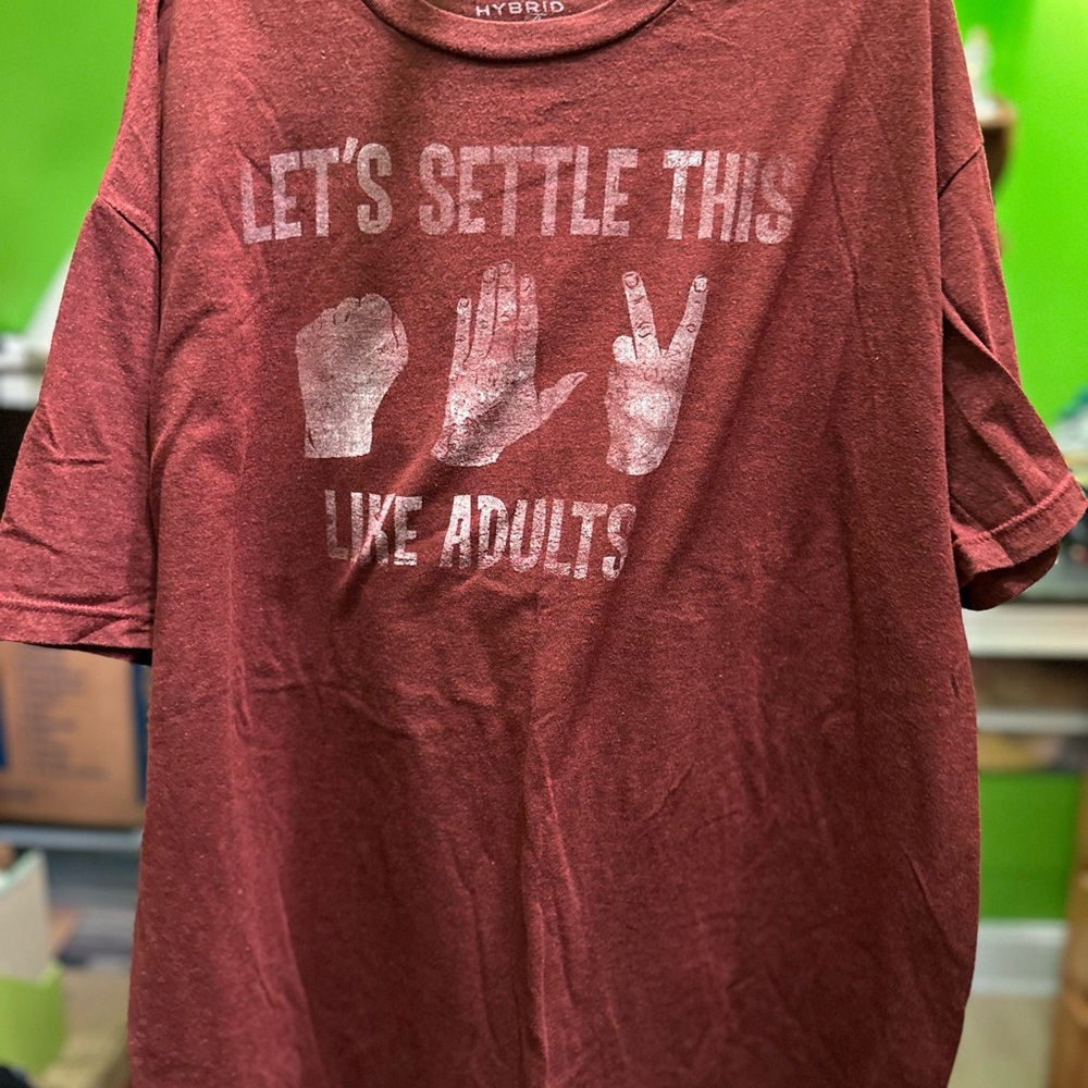 Hybrid & Company Red Graphic Tee